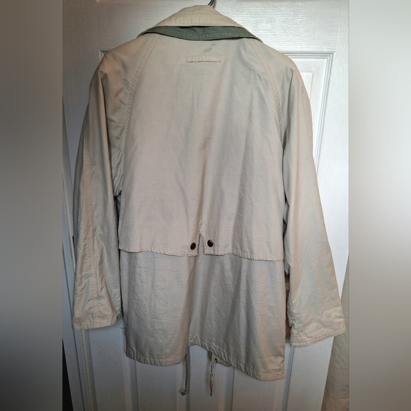 ​🏔️ Vintage Eddie Bauer Outdoor Parka | Beige & Sage Green | Large - Picture 2 of 6